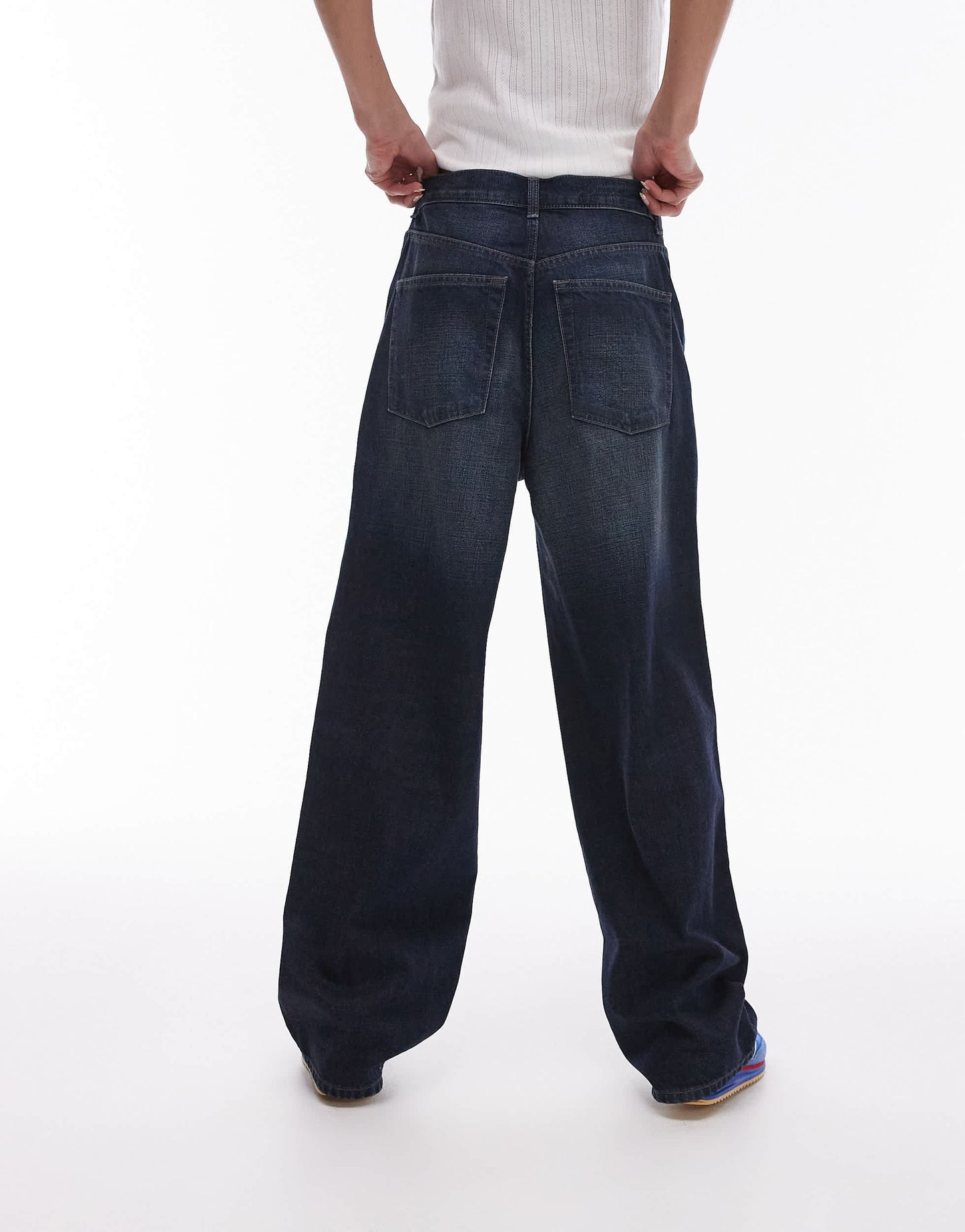 Topshop Gilmore low slung boyfriend jeans in abys