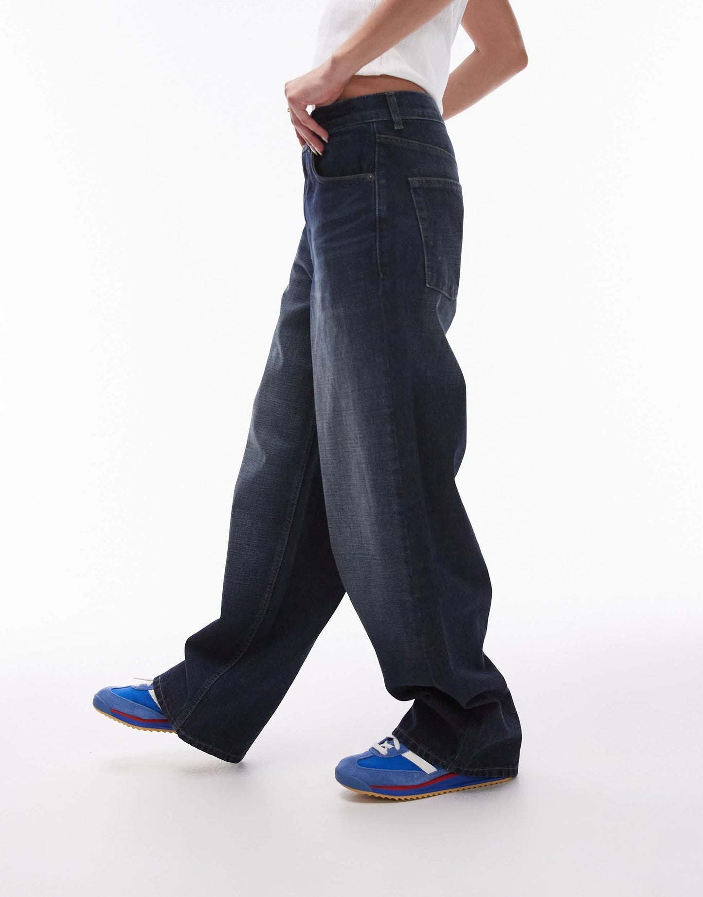 Topshop Gilmore low slung boyfriend jeans in abys