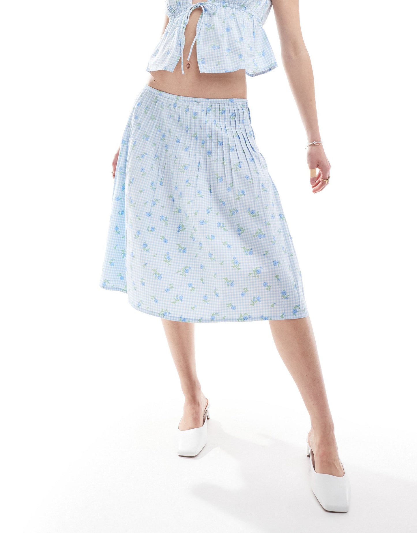 Motel ditsy floral gingham pleat midi skirt in baby blue