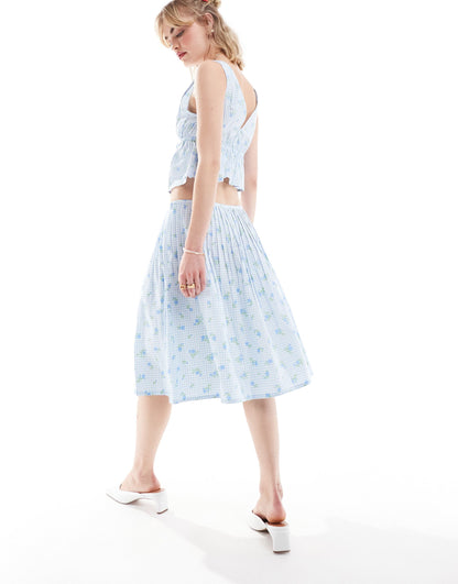 Motel ditsy floral gingham pleat midi skirt in baby blue