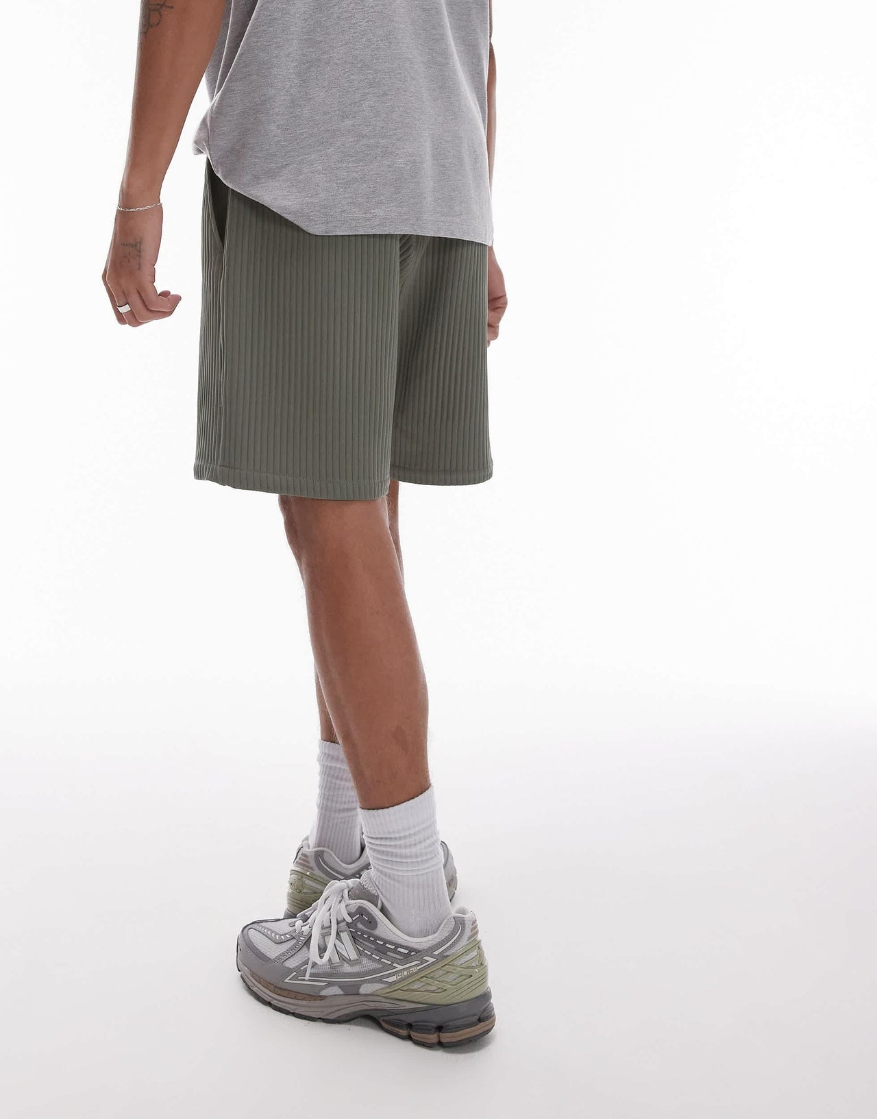 Topman plisse shorts in khaki