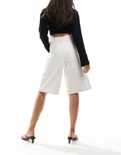 COLLUSION denim skater jorts in white