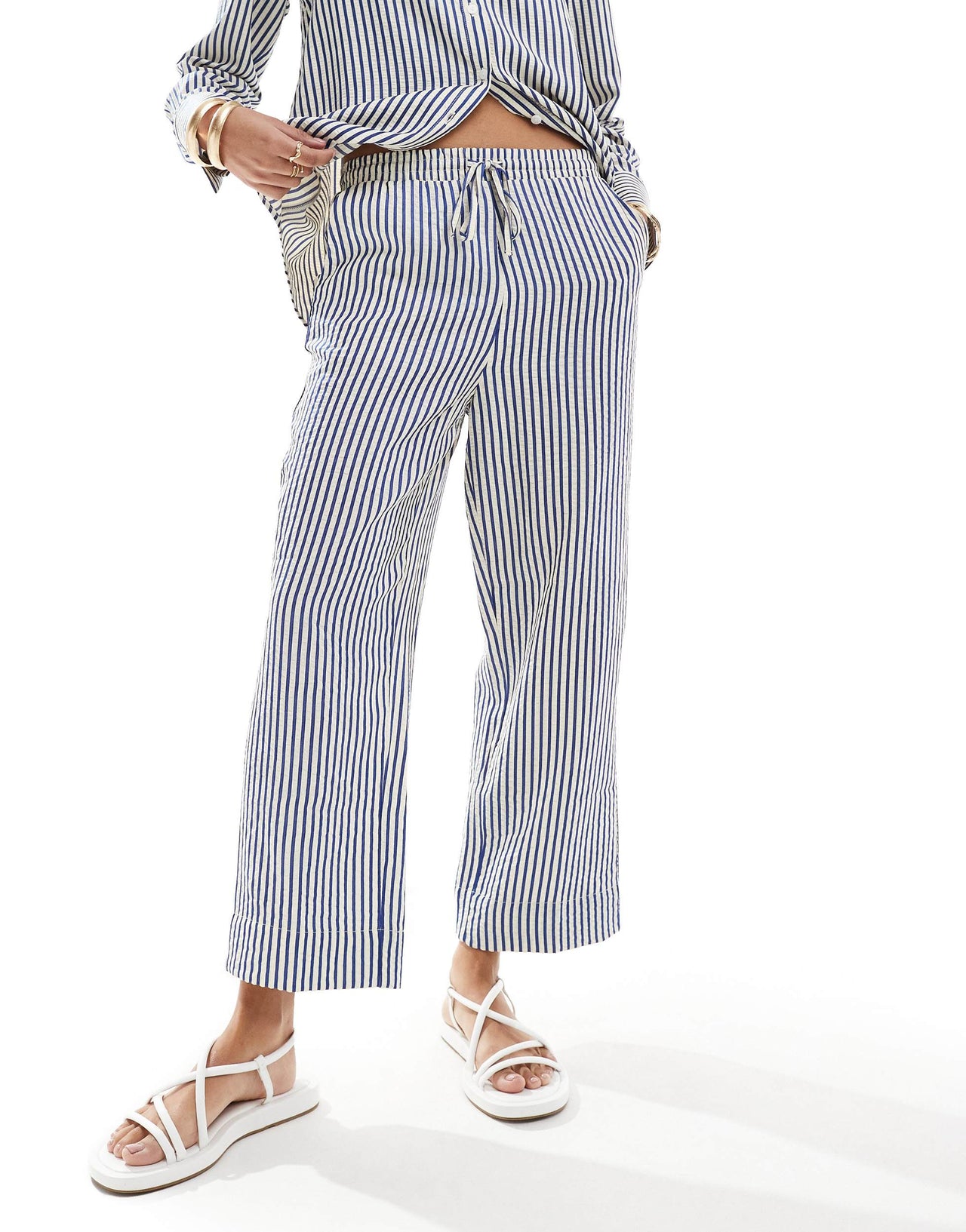 Stradivarius seersucker pull on trouser co-ord in blue stripe