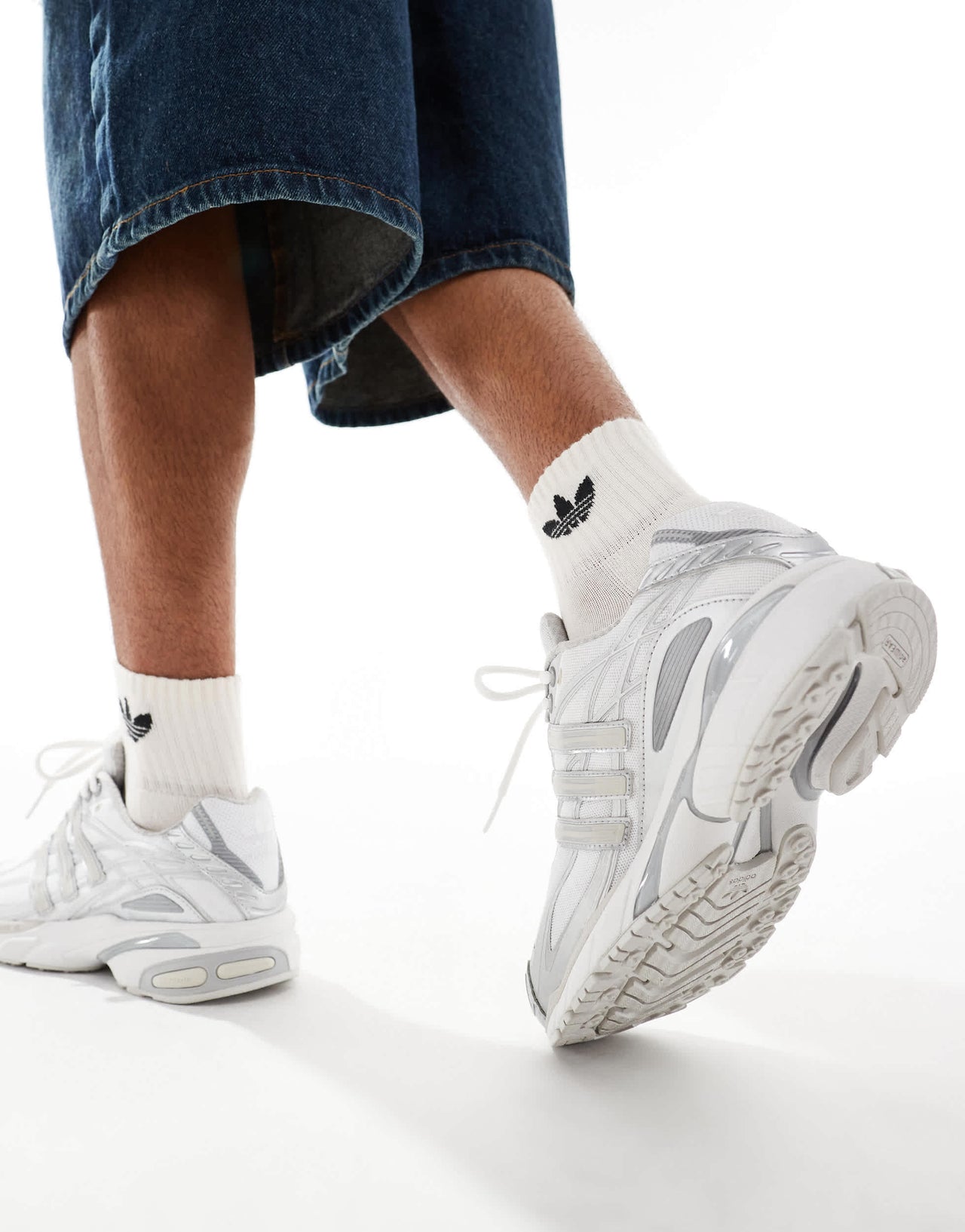 adidas Originals Adistar Cushion trainers in white