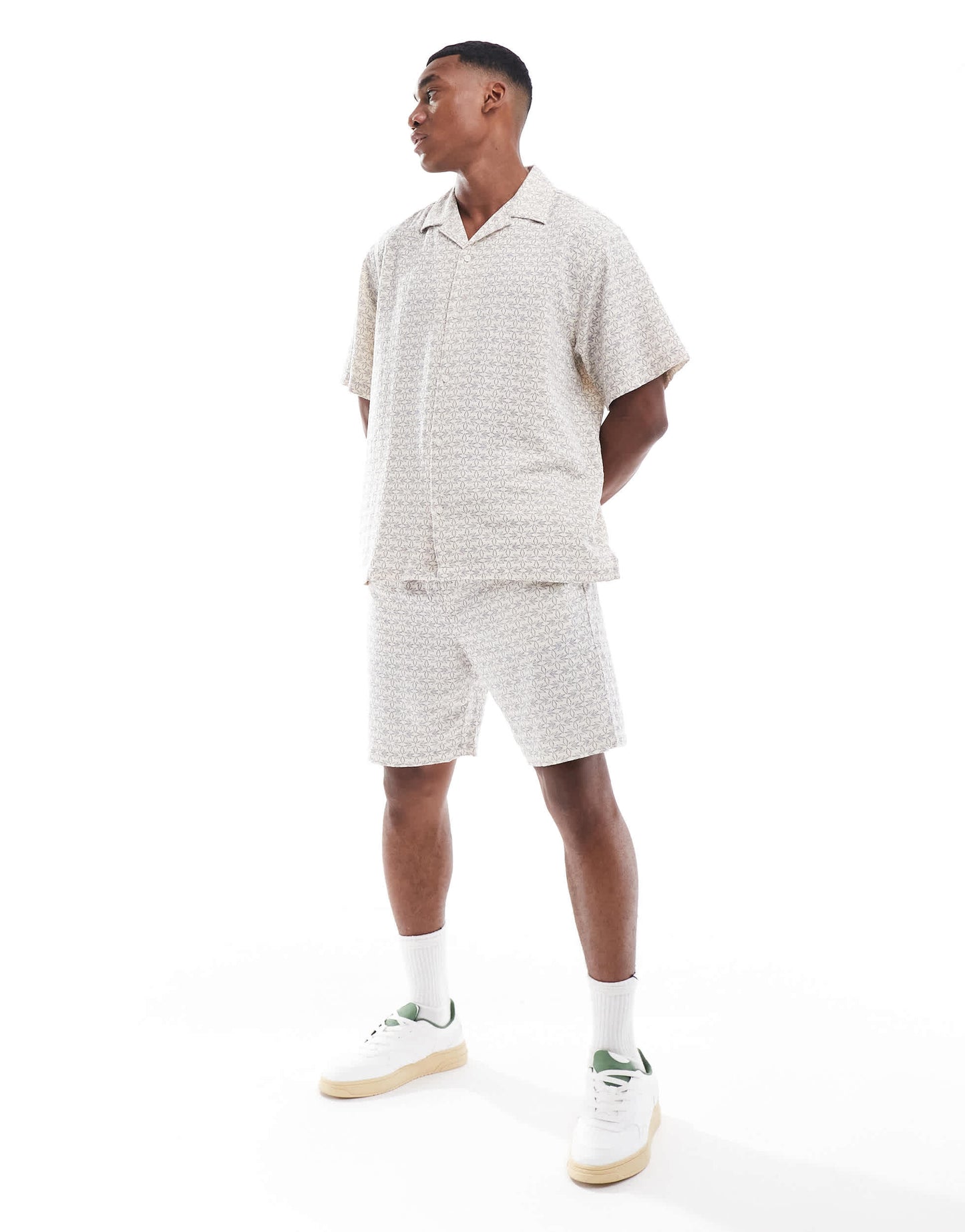 Selected revere collar crinkle shirt with all over print in cream and navy
