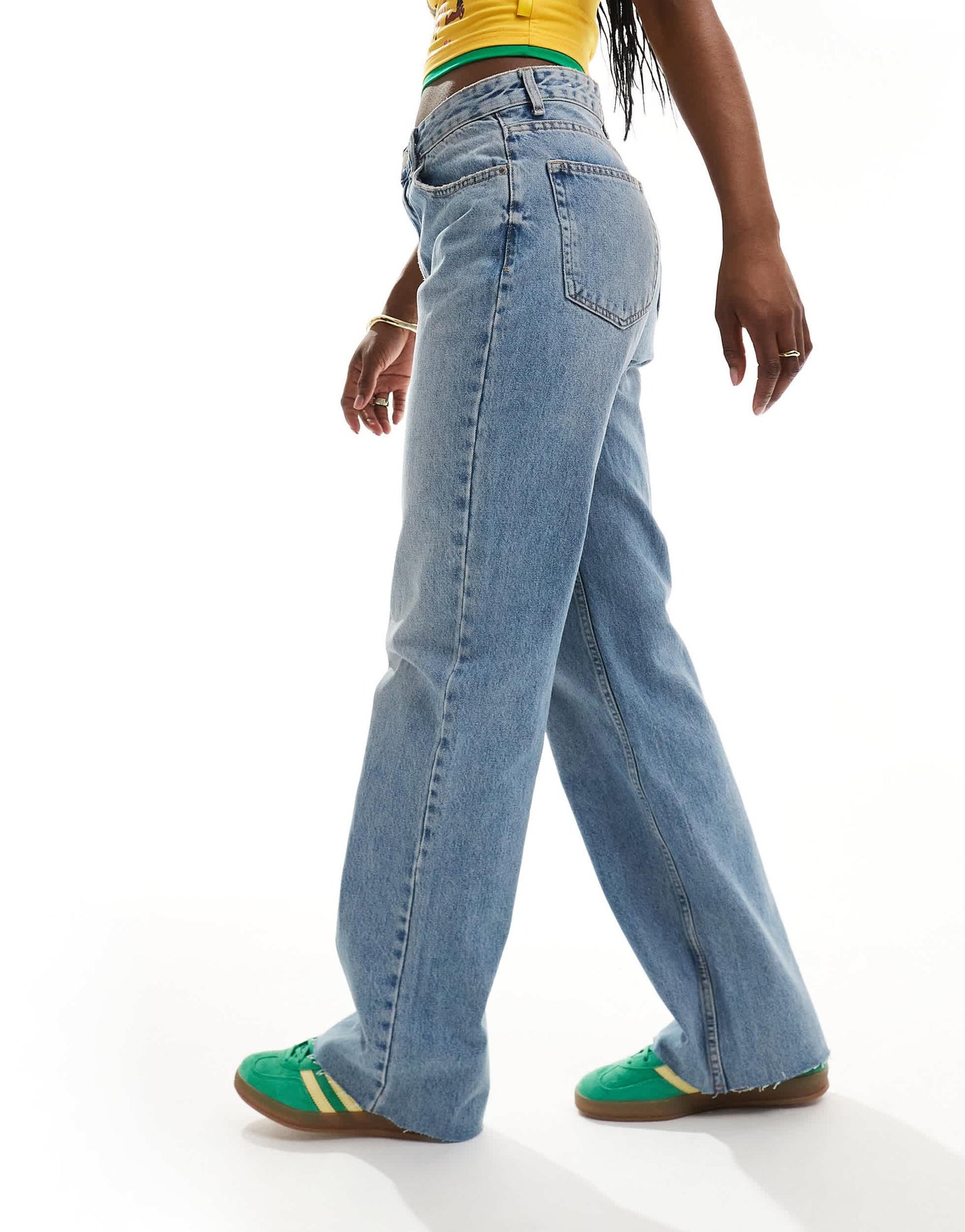 Pull&Bear high rise straight leg jean in medium blue