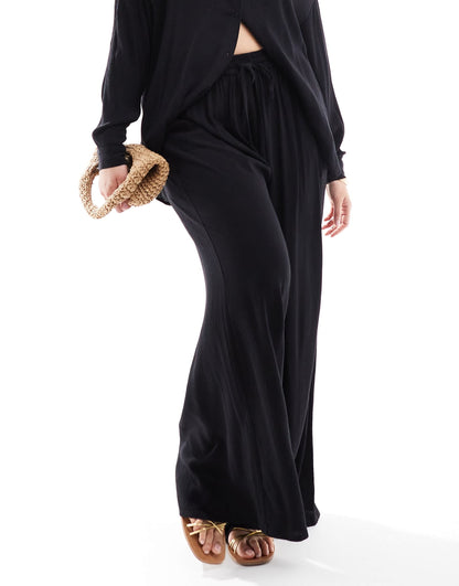 Yours wide leg crinkle trousers in black co-ord