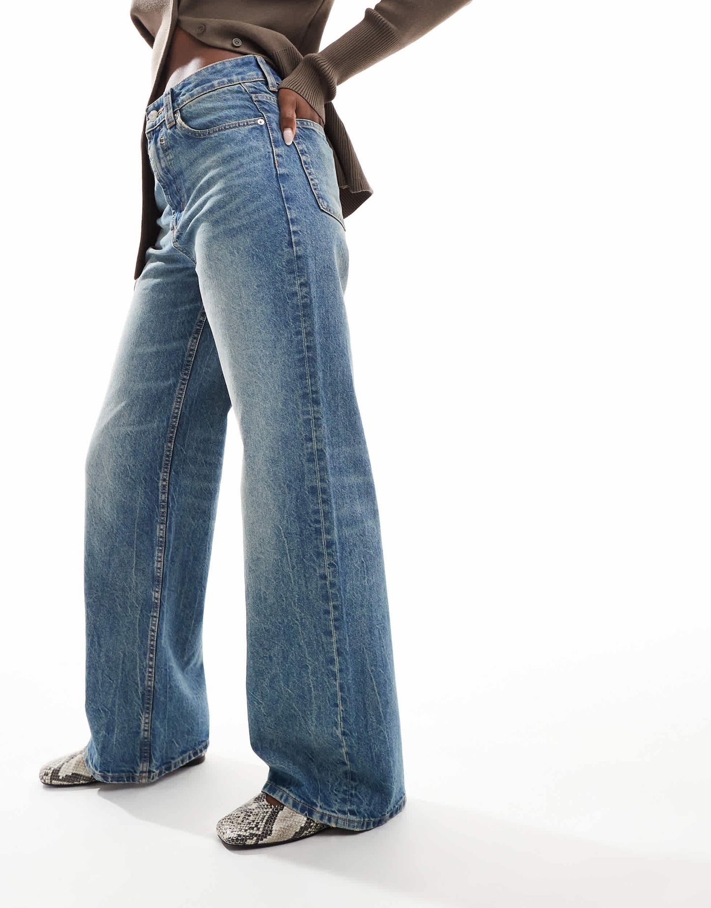 ASOS DESIGN wide leg dad jeans in mid vintage wash