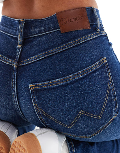 Wrangler straight fit jeans in dark vintage wash