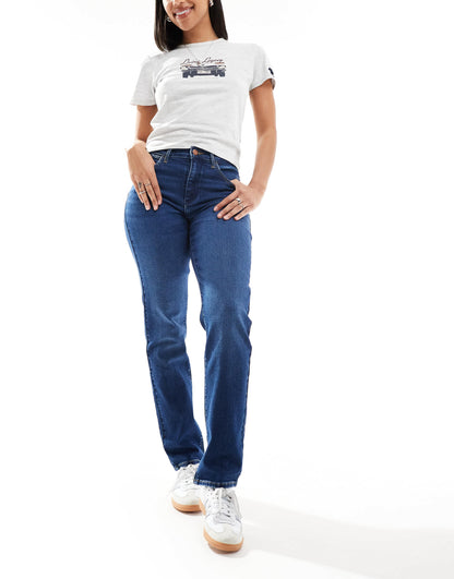 Wrangler straight fit jeans in dark vintage wash