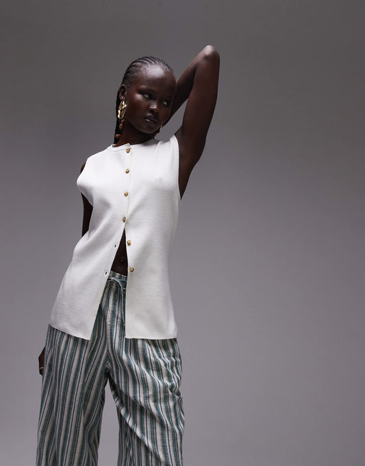 Tosphop knitted slash neck waistcoat in ivory
