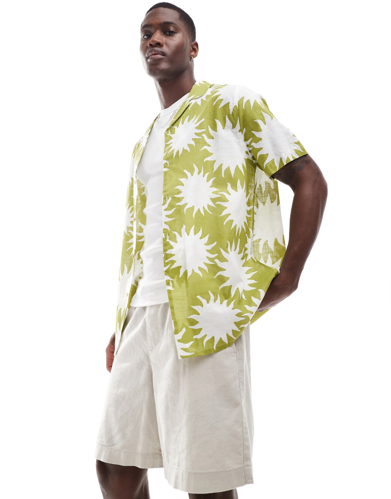 ASOS DESIGN relaxed revere linen look shirt with sun print in green