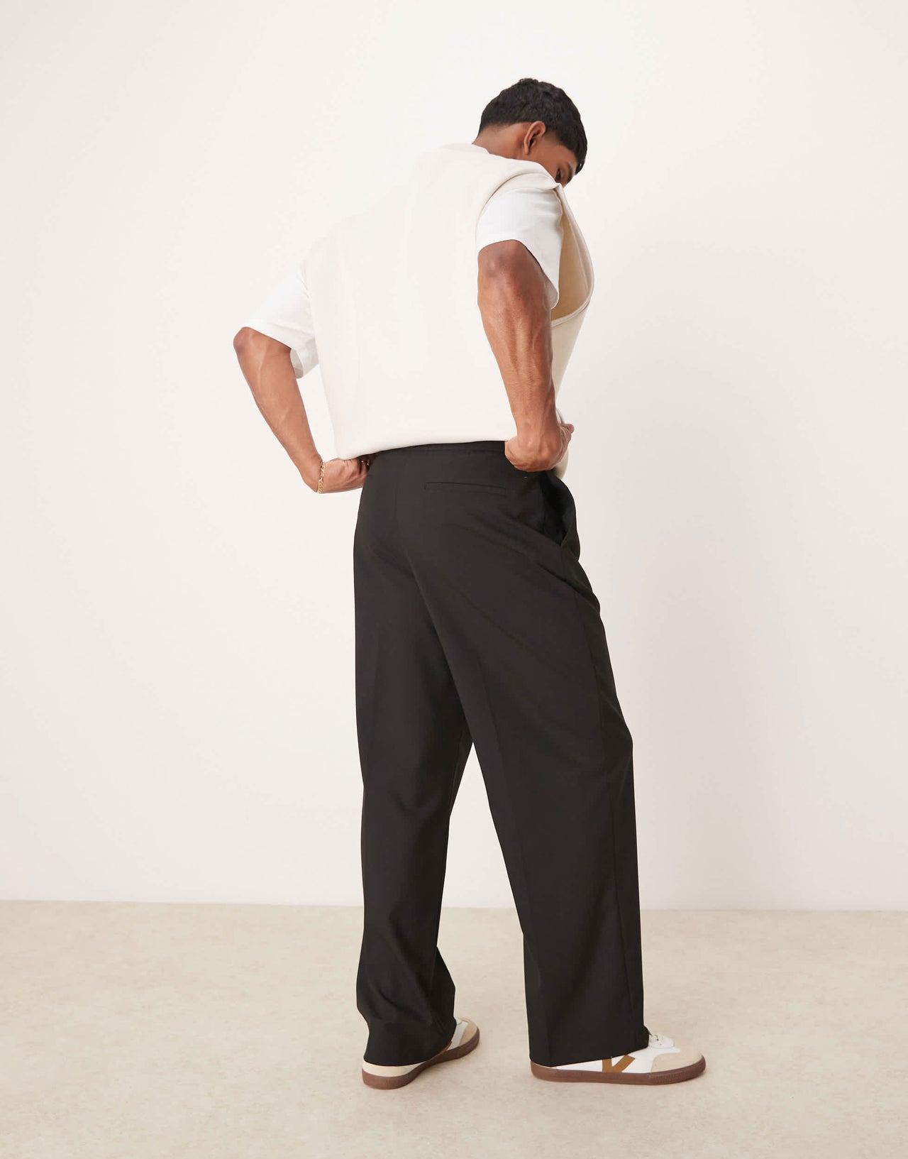 ASOS DESIGN pull on wide leg ankle grazer suit trousers in black