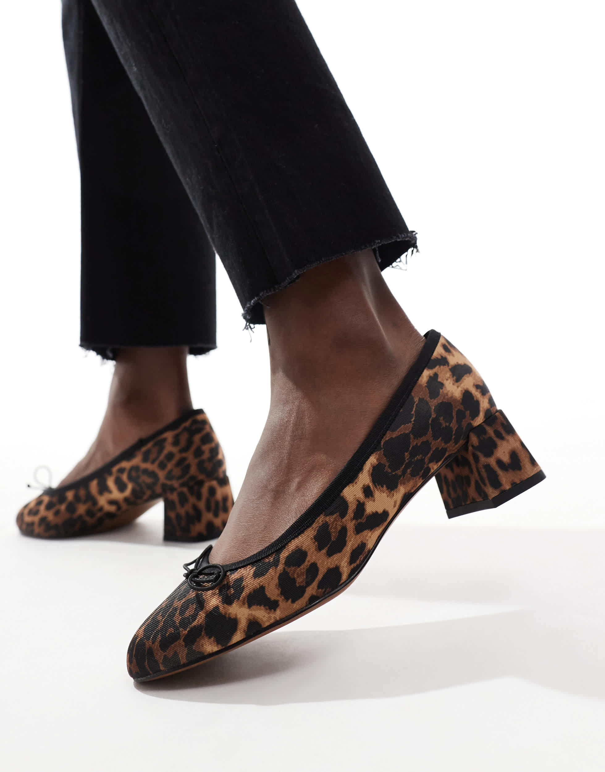 ASOS DESIGN Wide Fit Shelley bow detail mid block heeled shoes in leopard