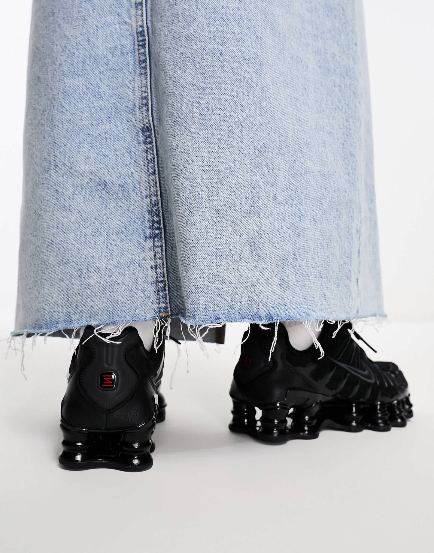 Nike Shox TL trainers in black