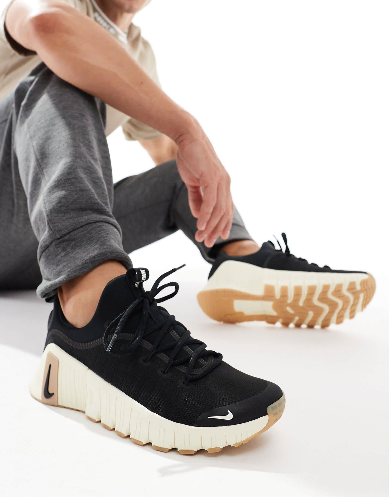 Nike Training Free Metcon 6 trainers black, off white and brown