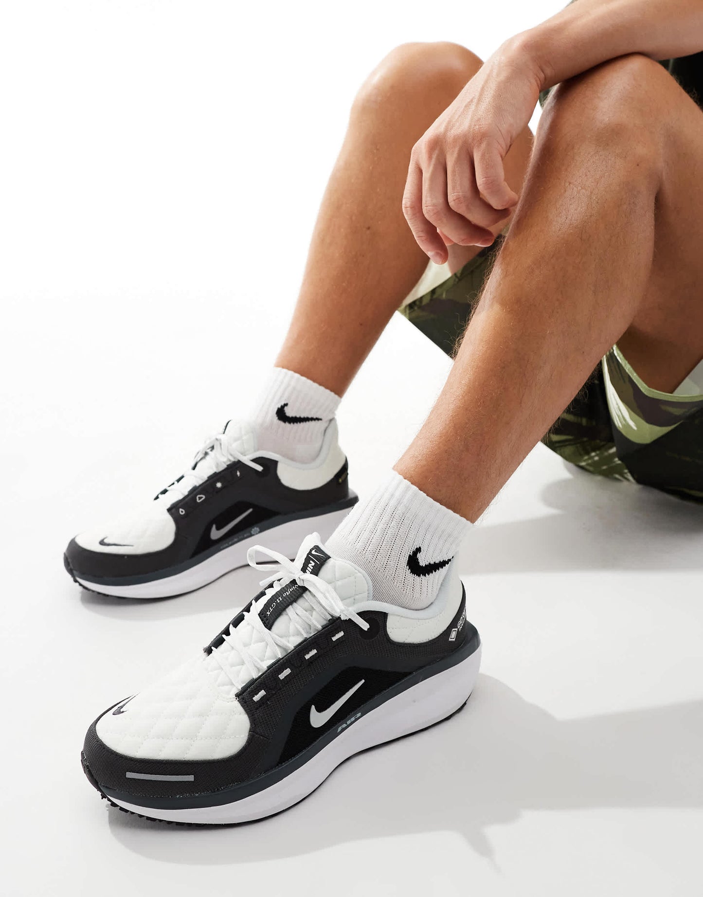 Nike Running Winflo 11 Gore-Tex trainers in black and white