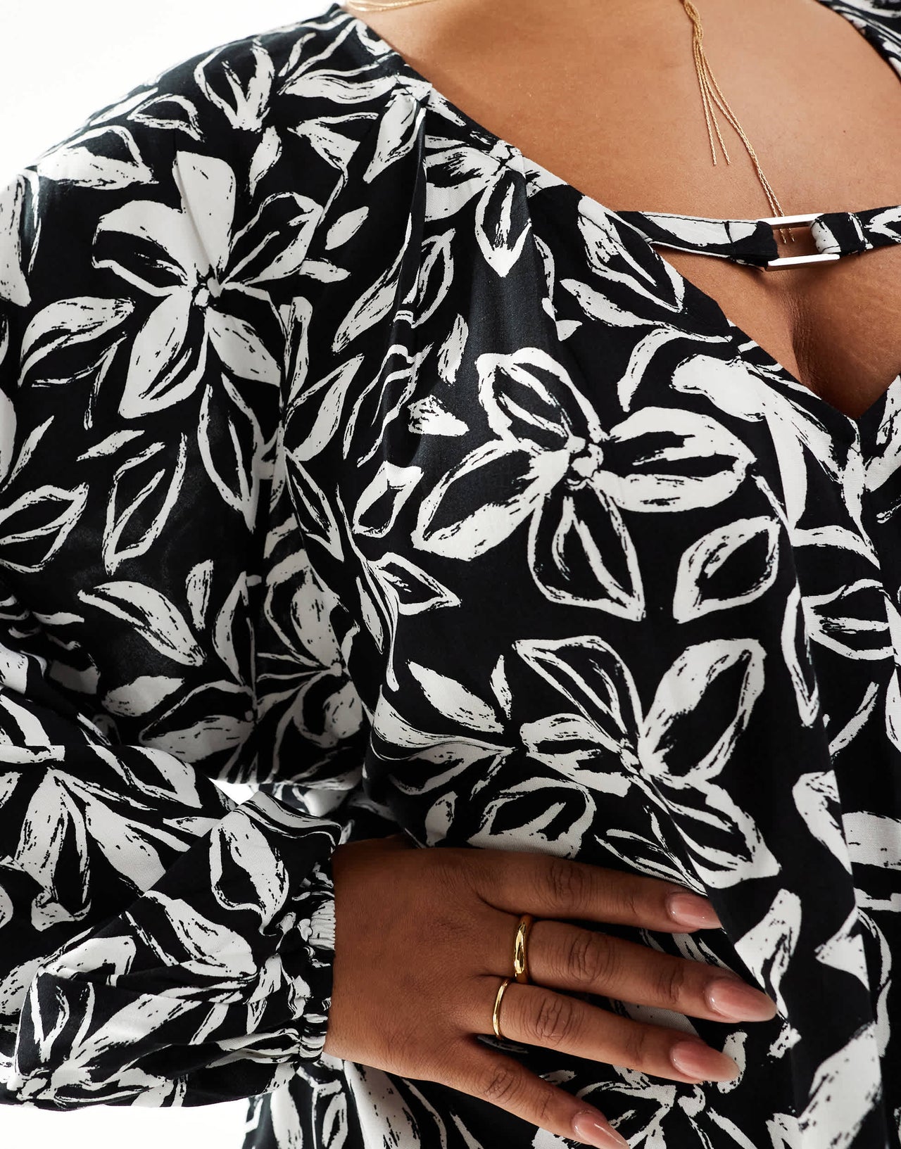 Yours balloon sleeve top in mono floral