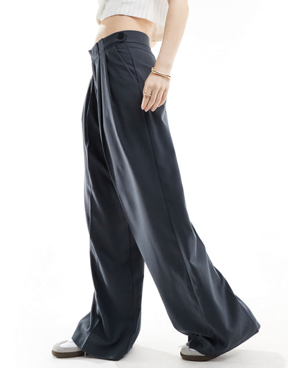 Pull&Bear wide leg double pleat tailored trouser in navy