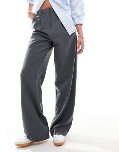 Vero Moda Tall wide leg dad trousers in grey