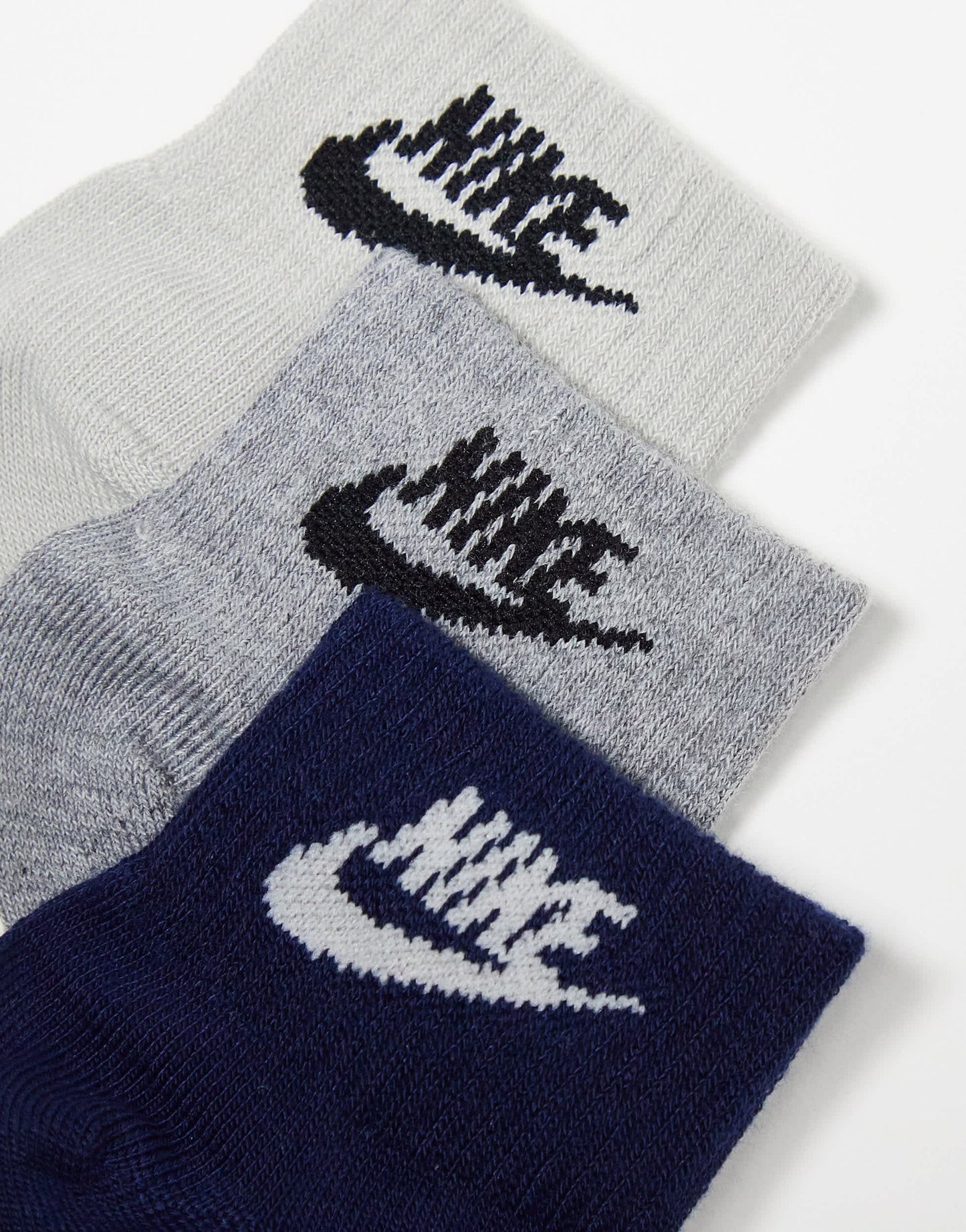Nike Everyday Essential 3 pack ankle socks in white
