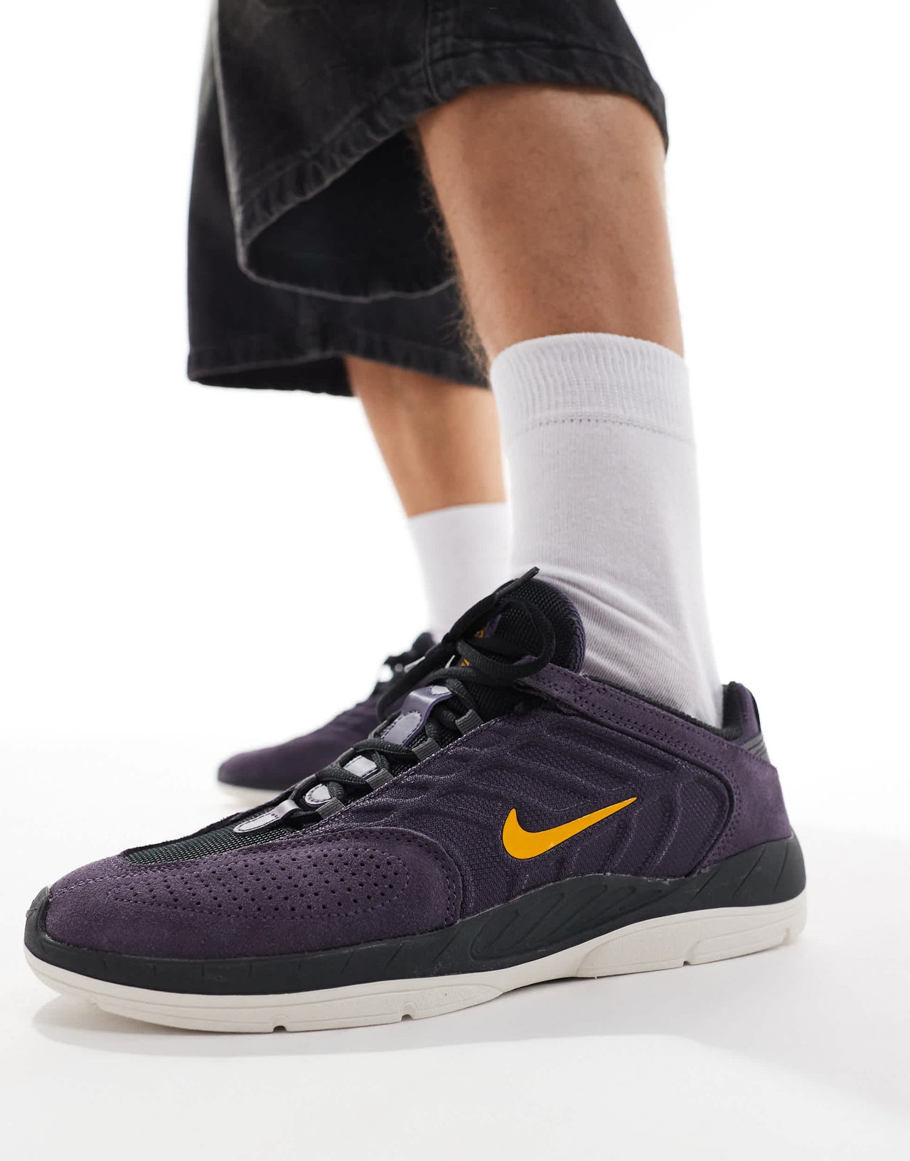 Nike SB Vertebrae trainers in dark purple