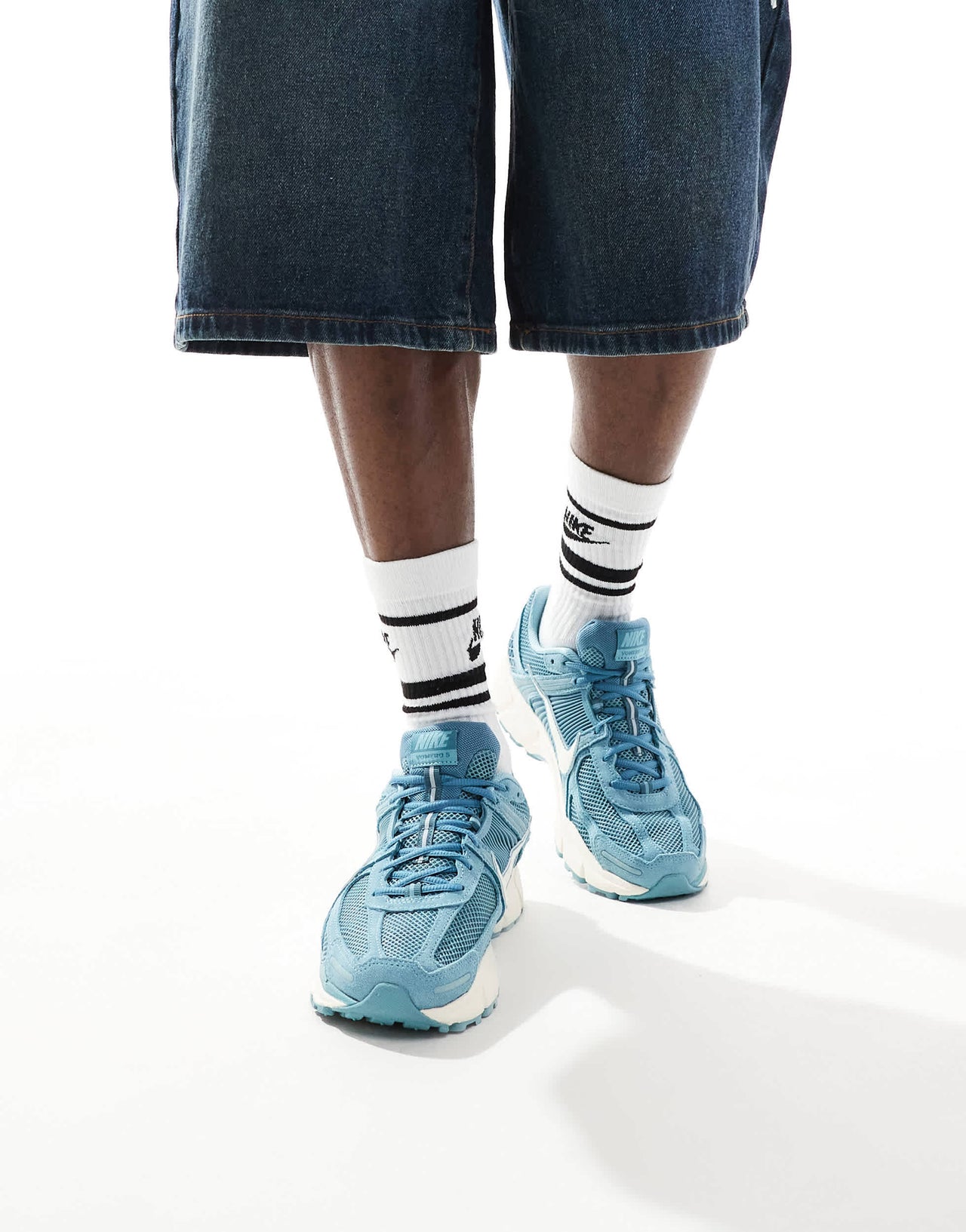 Nike Zoom Vomero 5 suede unisex trainers in blue and white