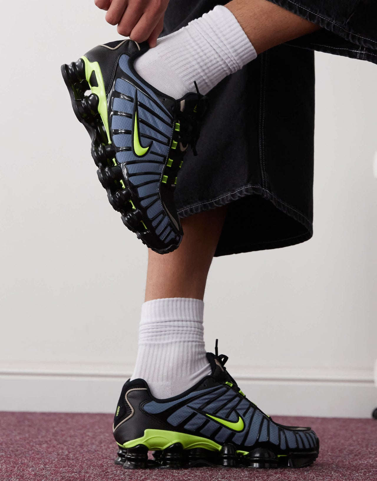 Nike Shox TL unisex trainers in blue, black and green