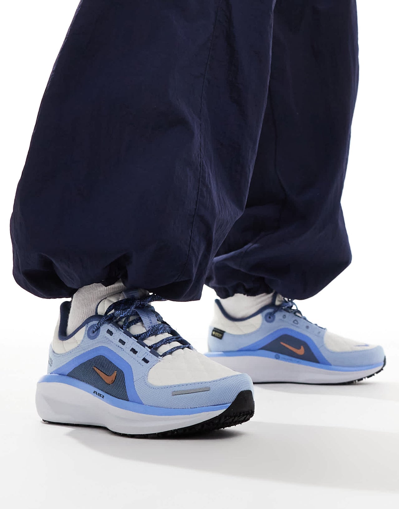Nike Running Air Winflo 11 GORE-TEX trainers in grey and blue