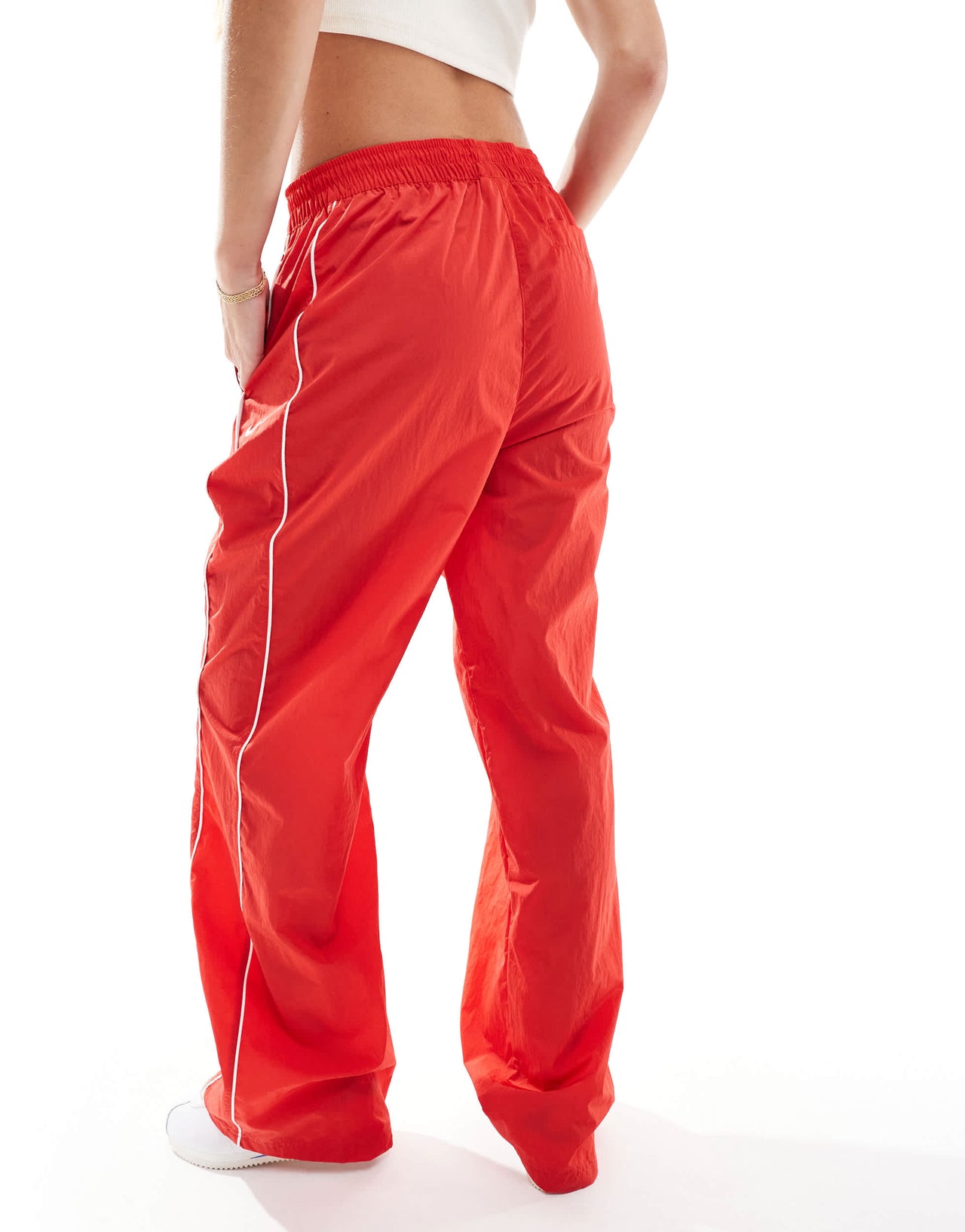 Nike windrunner trackpant in red - RED