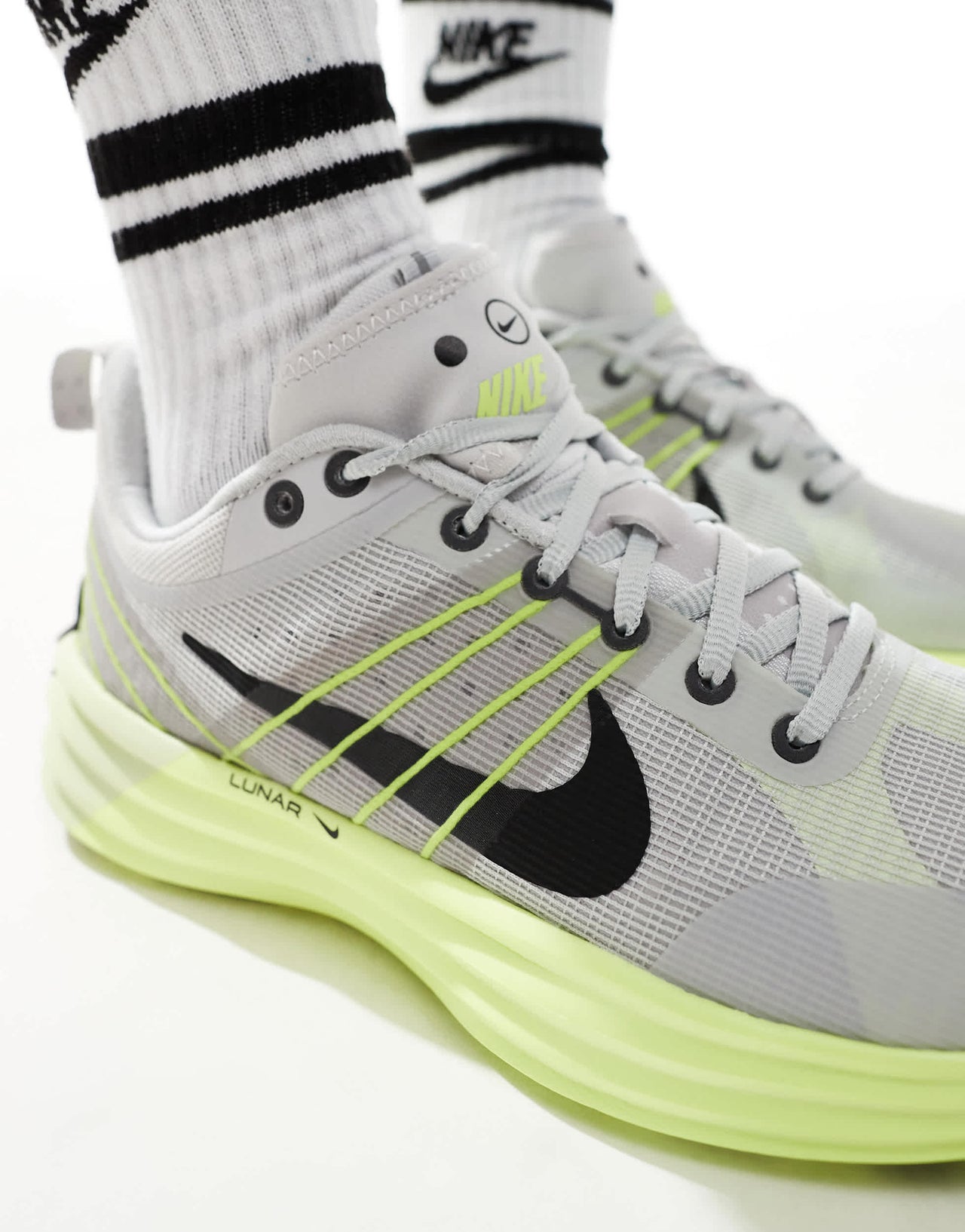 Nike Lunar Roam trainers in light grey and green