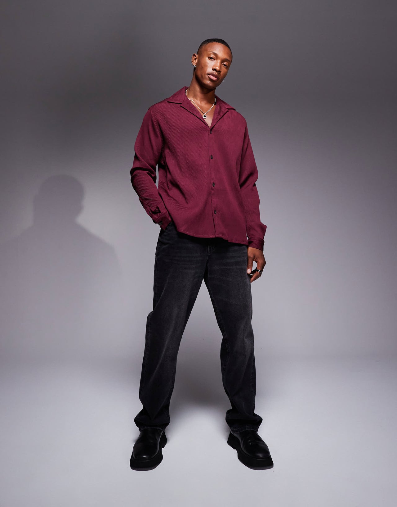 ASOS DESIGN deep revere shirt in plisse in burgundy - BROWN