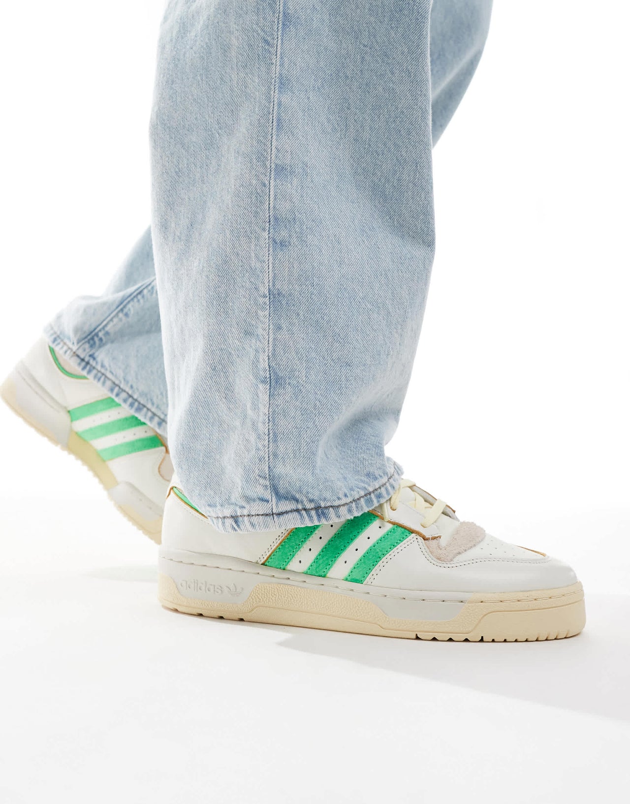 adidas Originals Rivalry 86 Low trainers in cream and green