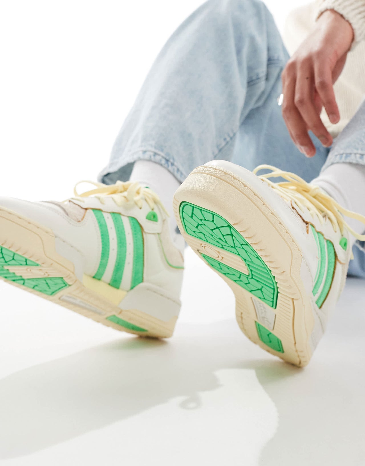 adidas Originals Rivalry 86 Low trainers in cream and green