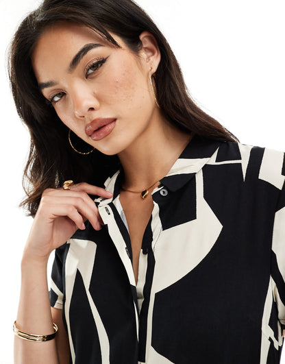 Vero Moda maxi buttondown shirt dress in abstract mono print