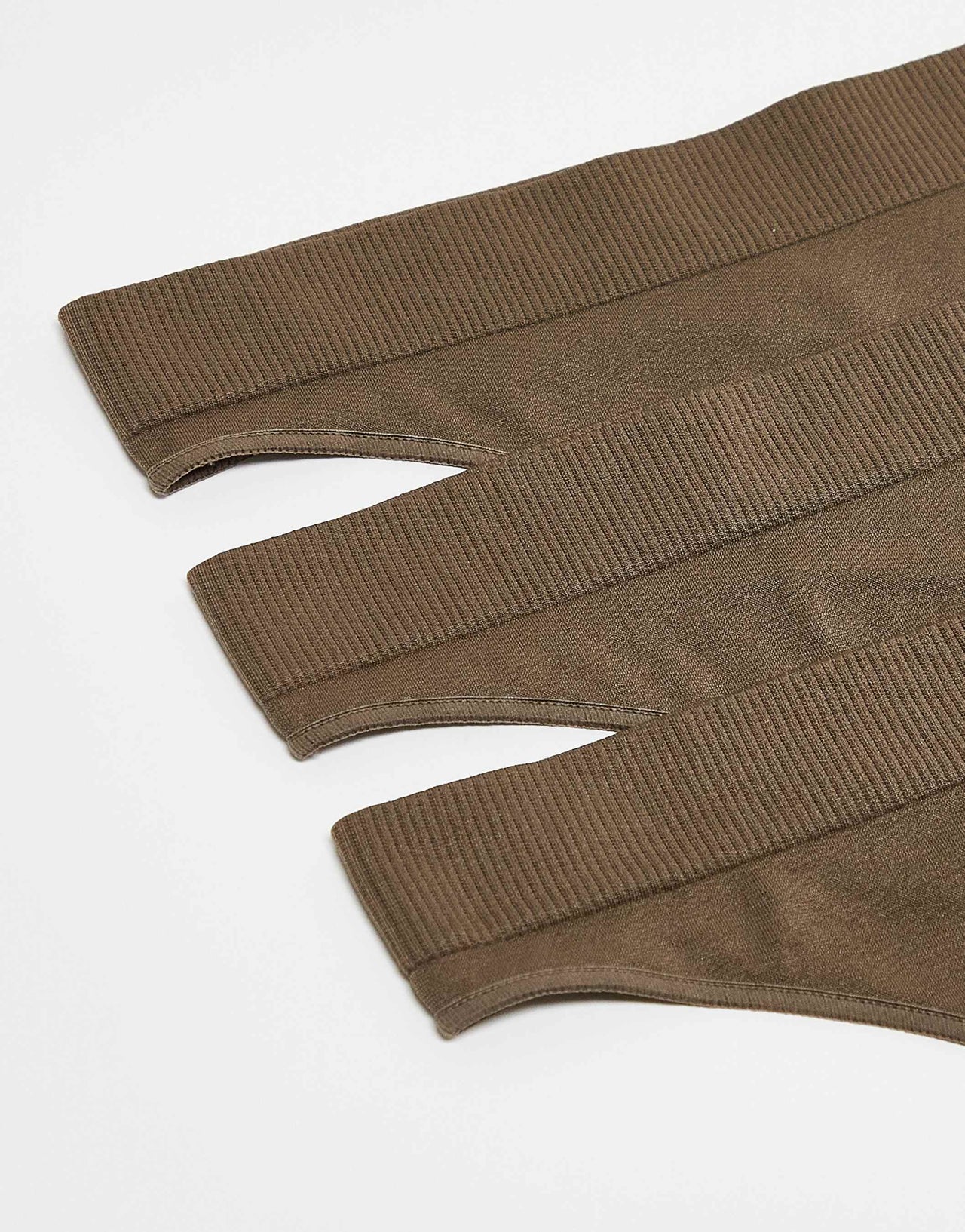 Weekday Cat Seamless 3-pack thong in brown