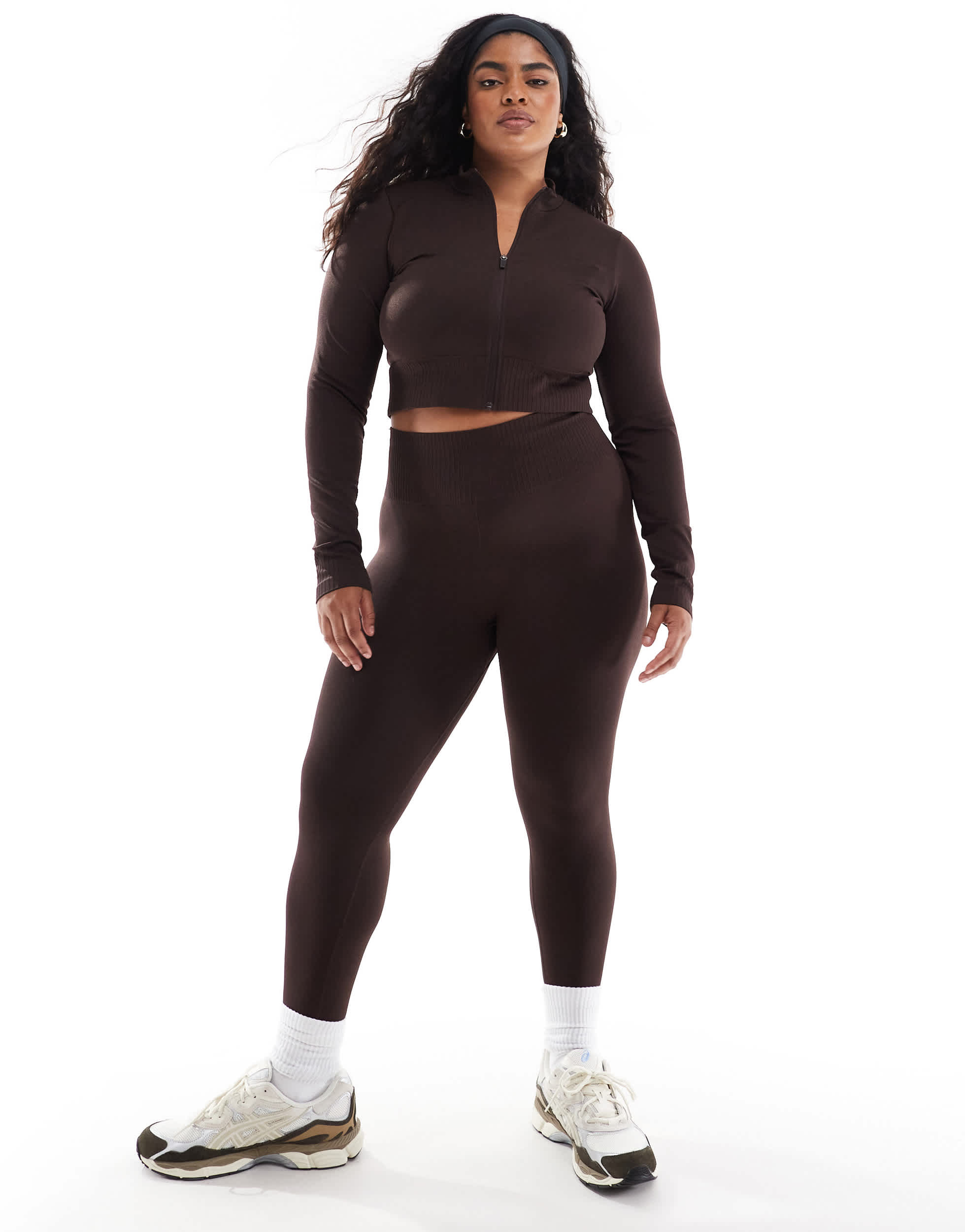 4505 Curve seamless fitted zip up track top in chocolate