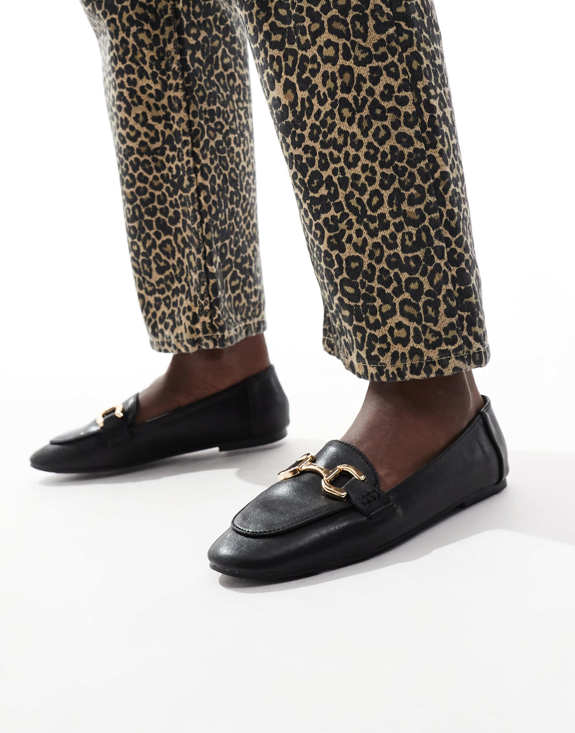 London Rebel Nori snaffle trim flat shoes in black