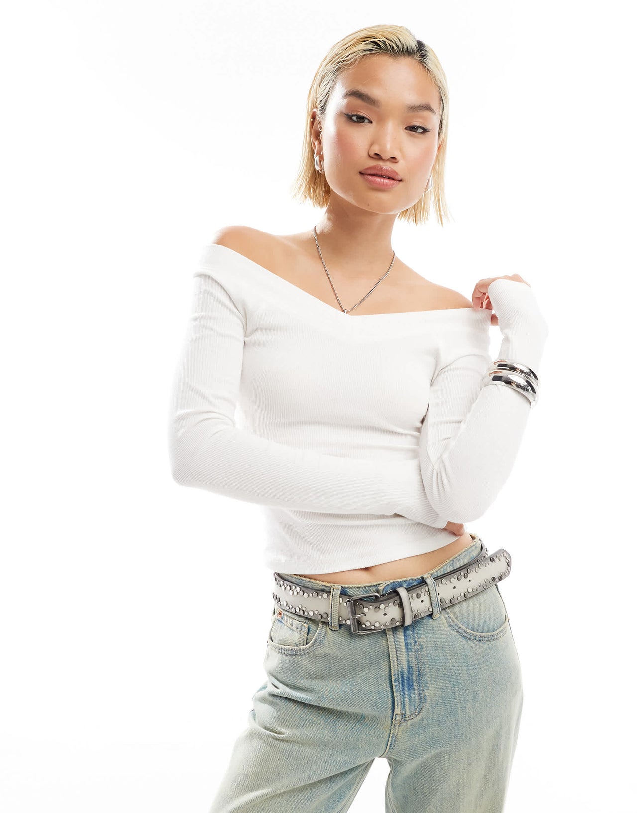 Glamorous v neck ribbed long sleeve top in white