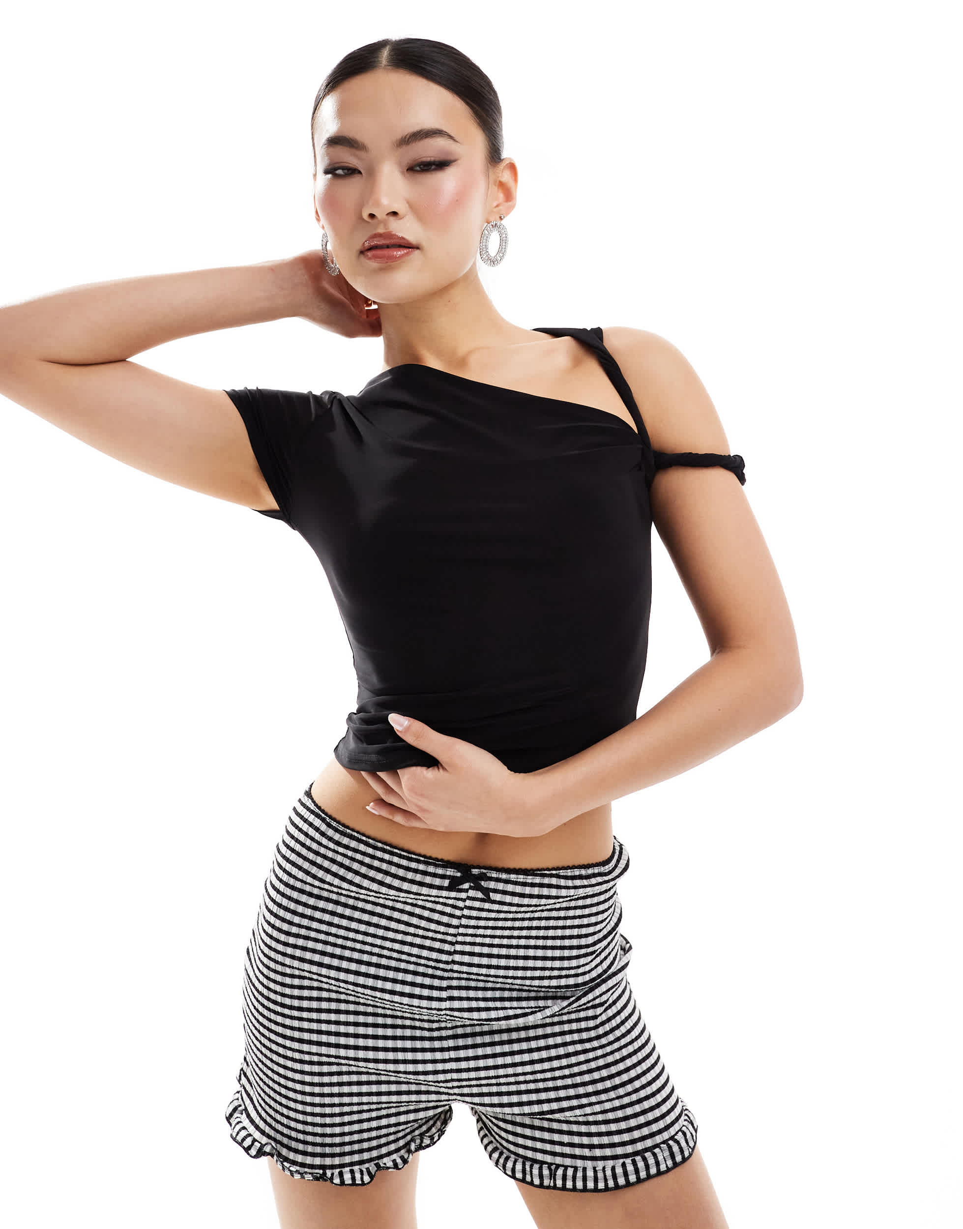 Missyempire slinky one sleeve twist strap top in black