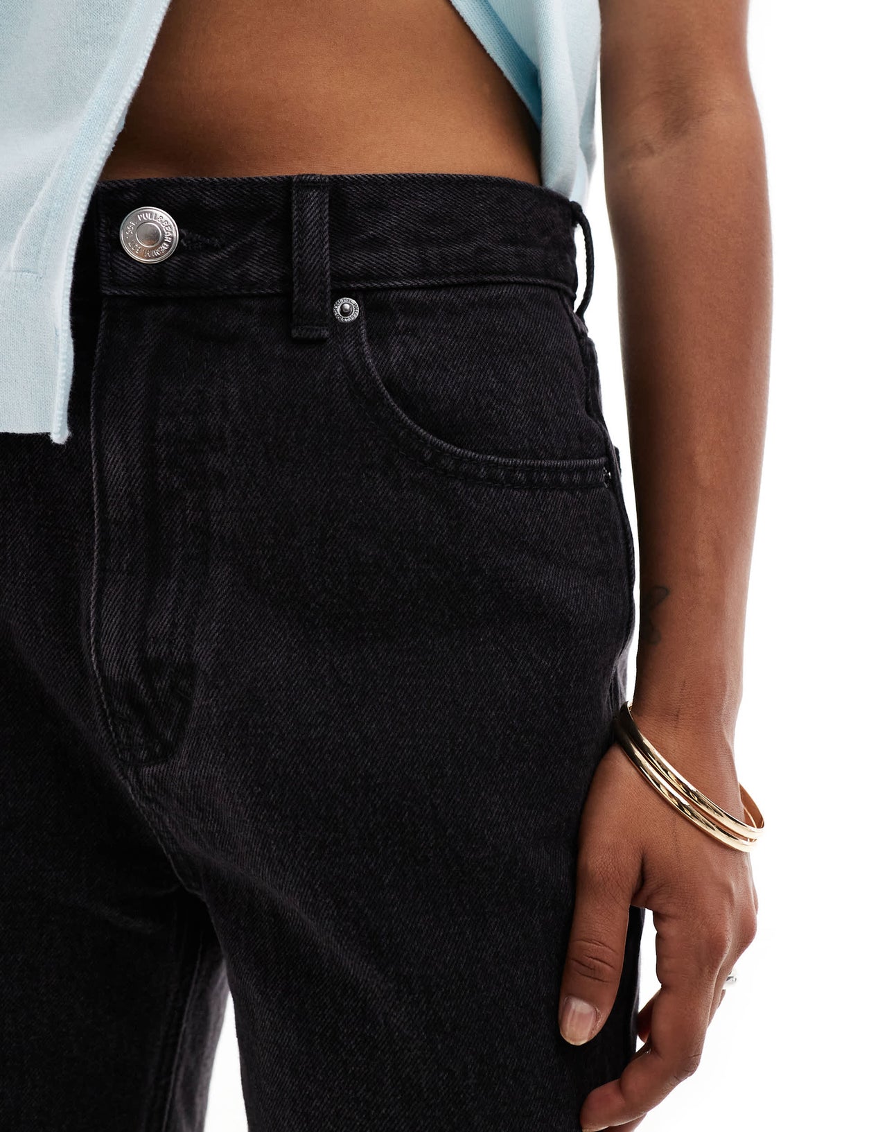 Pull&Bear Petite high waisted mom jean in black