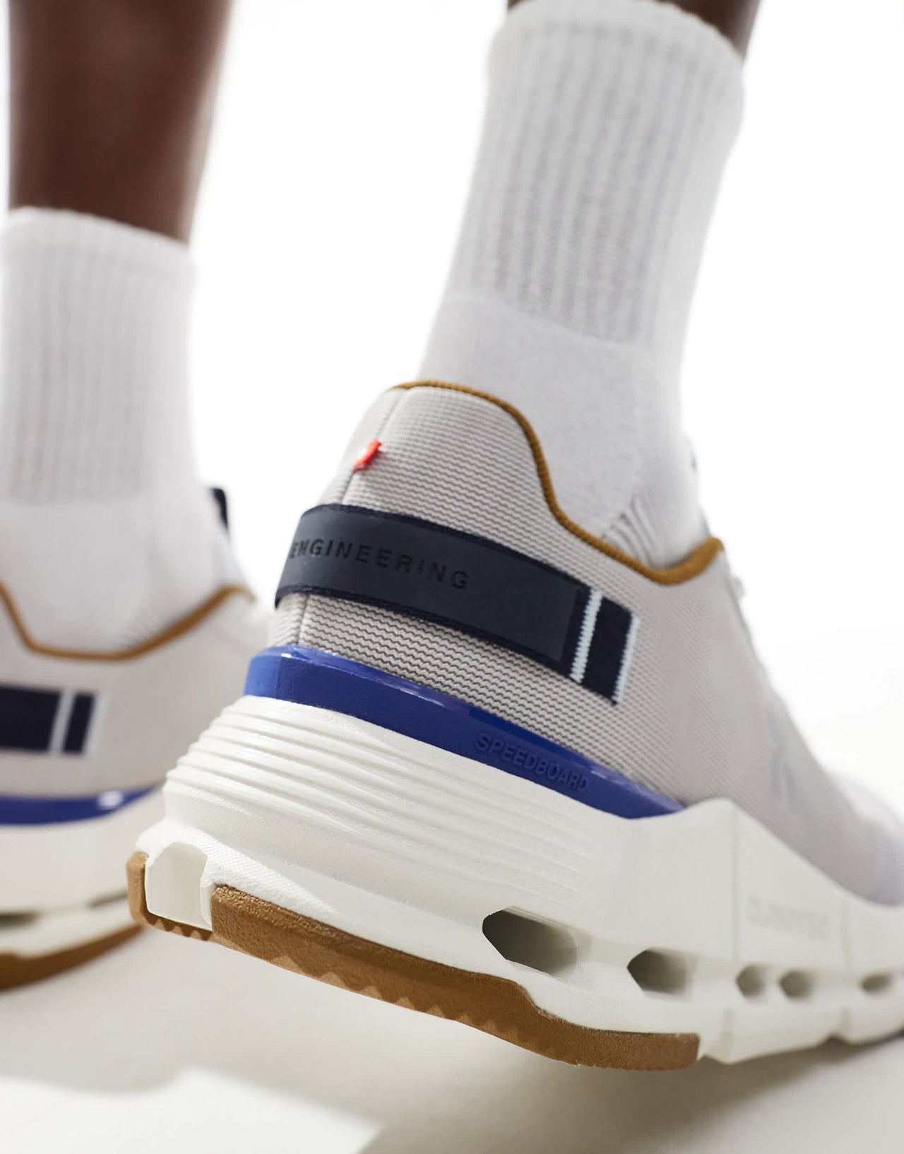 ON Cloudnova Form 2 all day trainers in grey