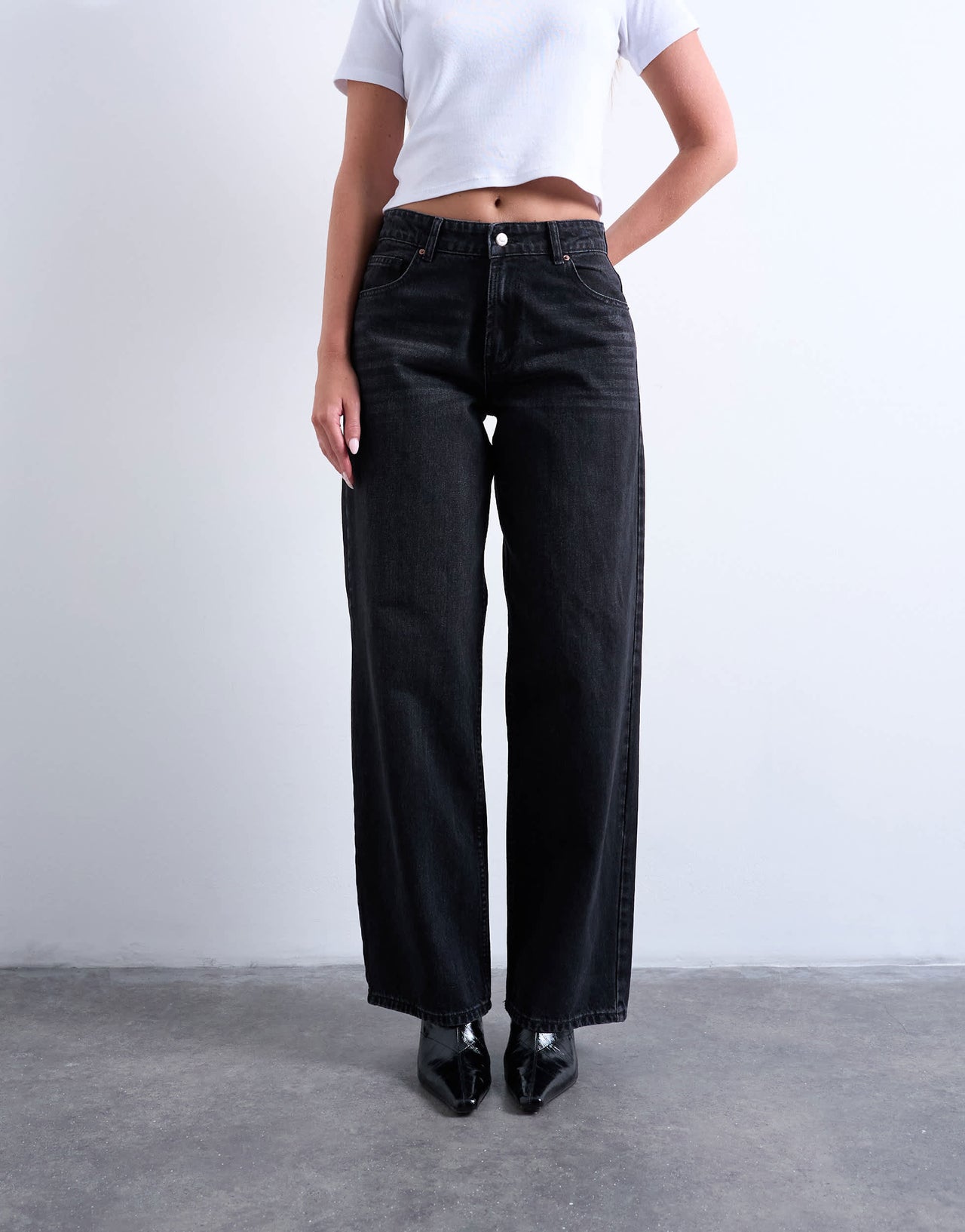 Topshop Hourglass Cinch relaxed jean in washed black
