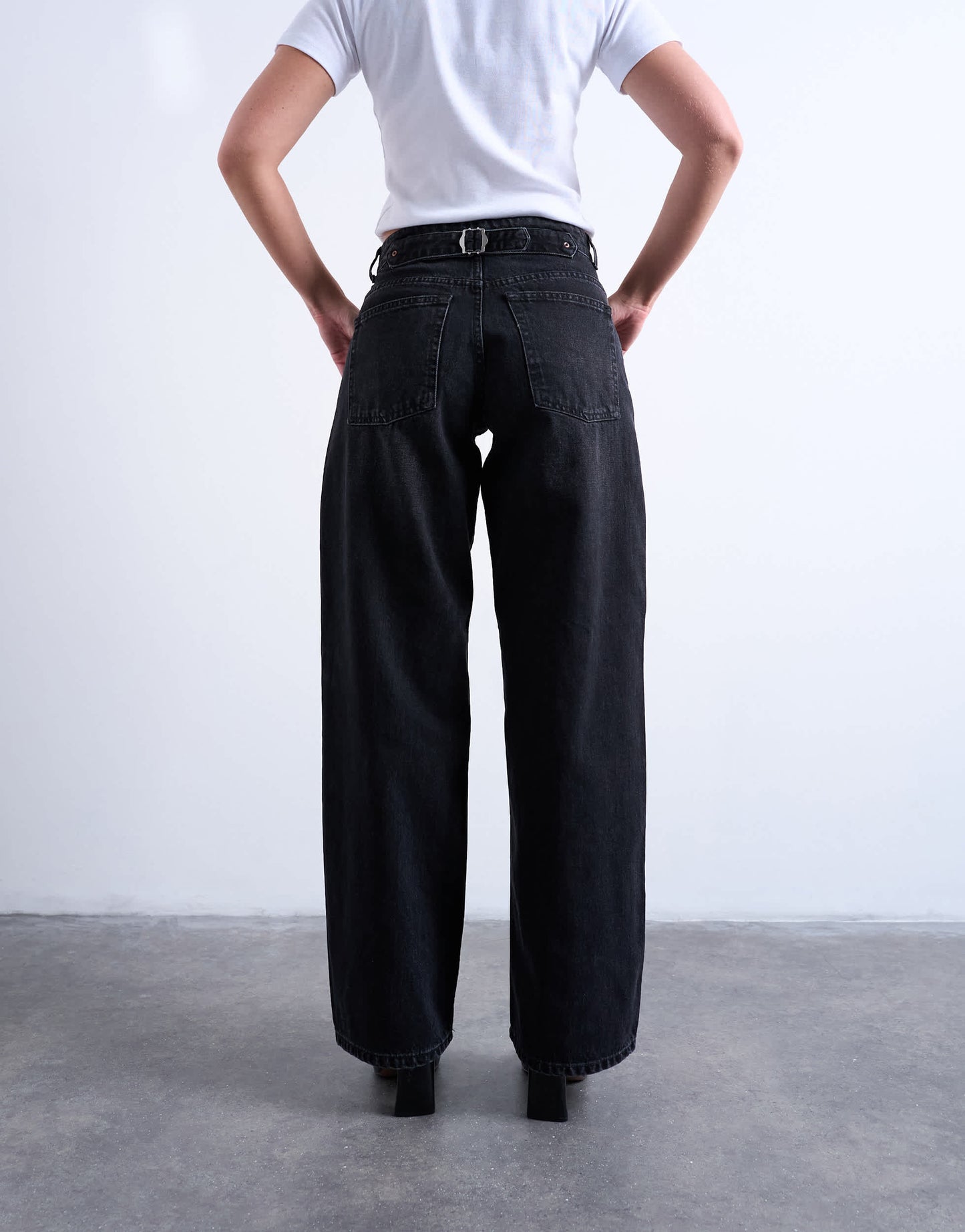 Topshop Hourglass Cinch relaxed jean in washed black