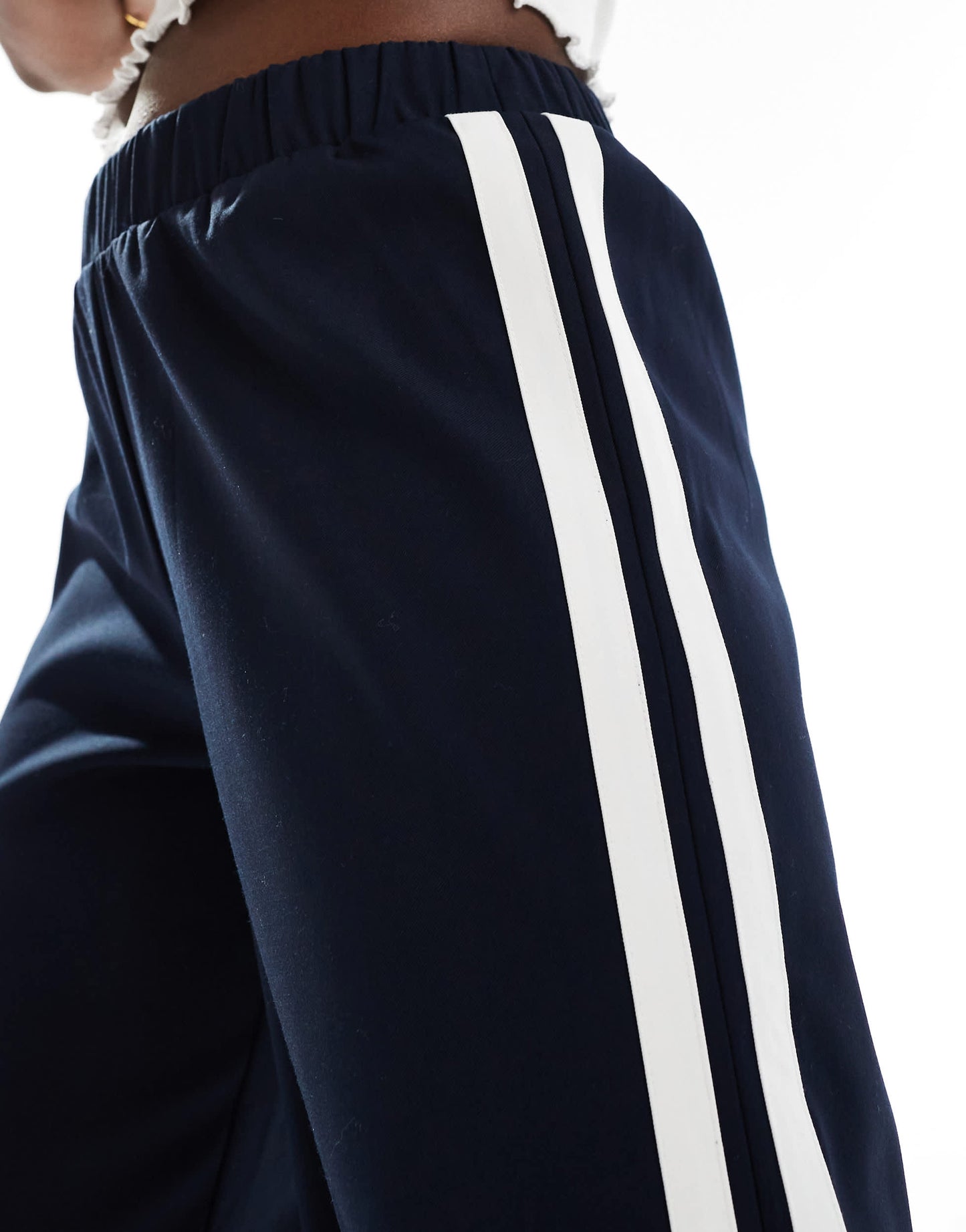 4th & Reckless wide leg tailored side stripe trousers in navy