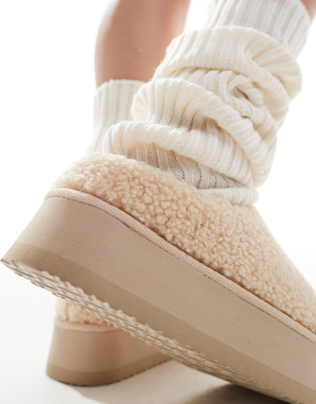 SEQWL fluffy teddy flatform mules in beige