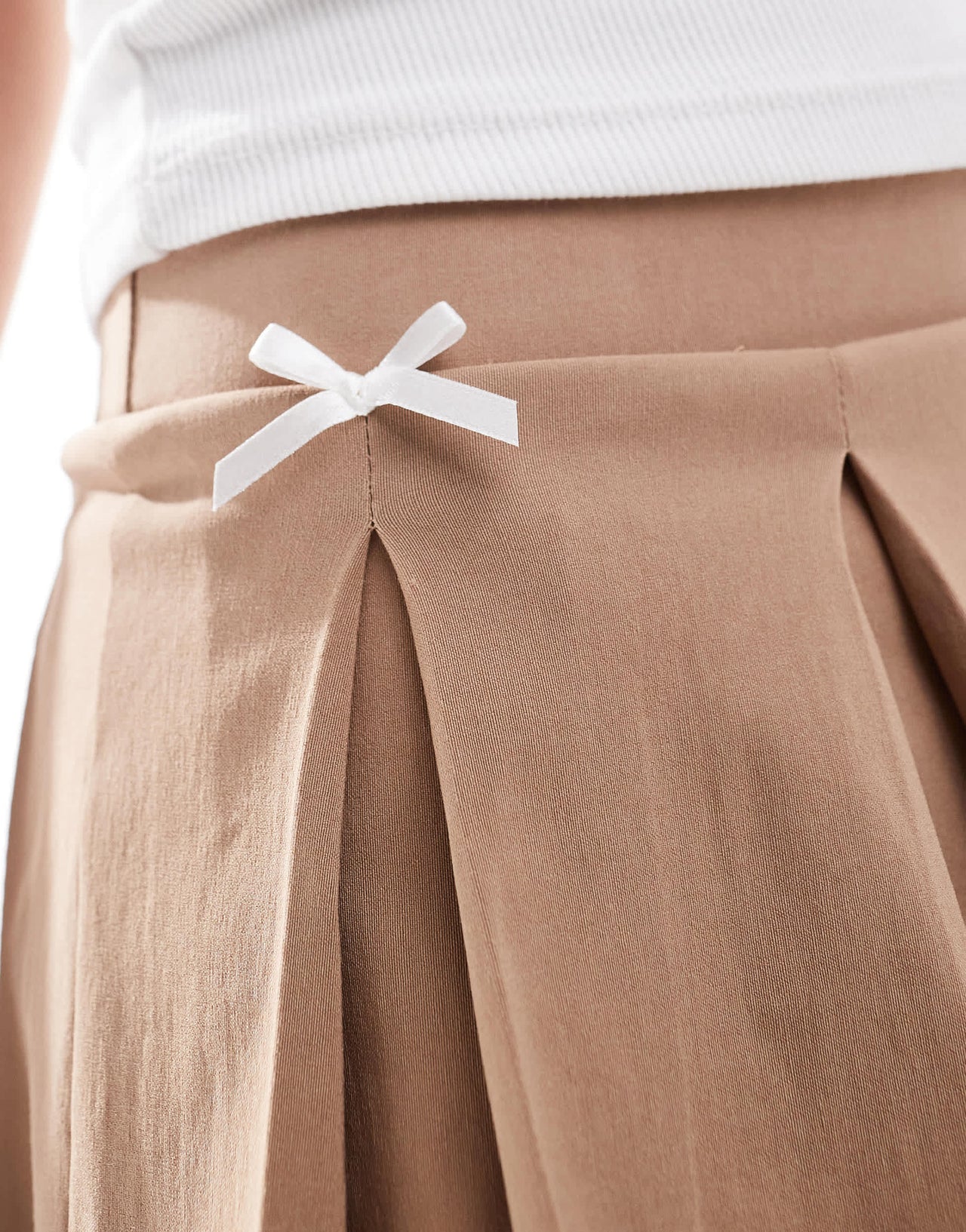 Daisy Street awkward length pleated skirt with white ribbon detail