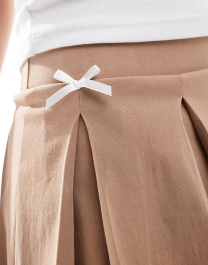 Daisy Street awkward length pleated skirt with white ribbon detail