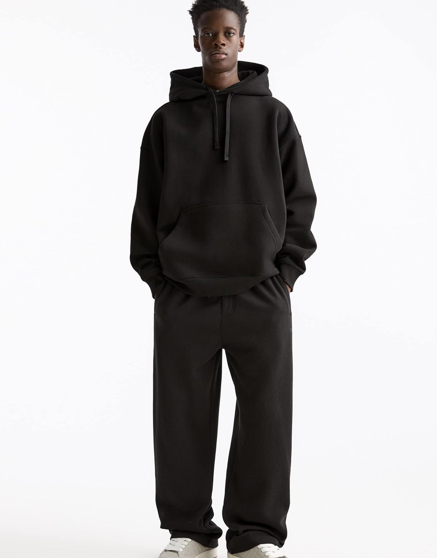 Pull&Bear heavyweight wide leg joggers in black