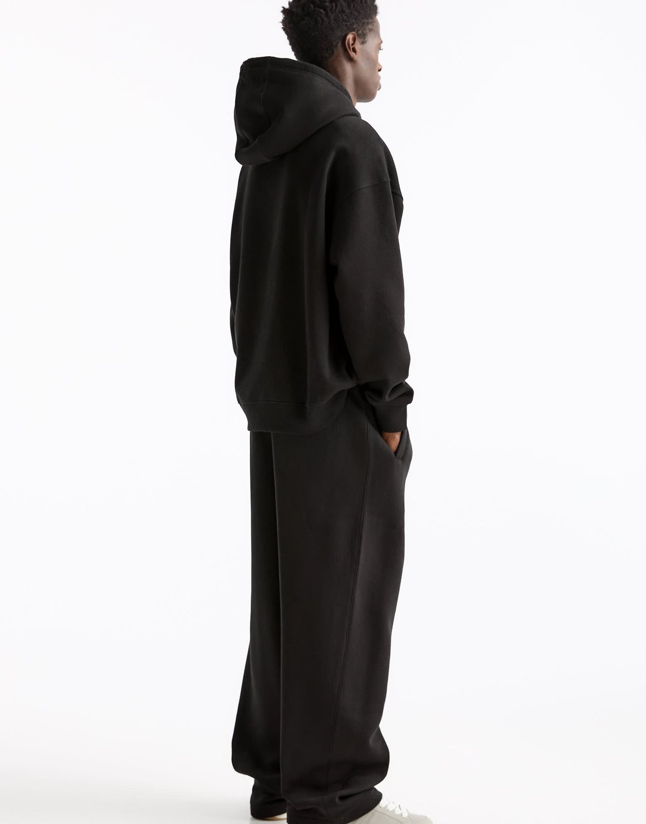 Pull&Bear heavyweight wide leg joggers in black